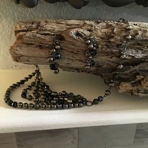 Necklace & earring set